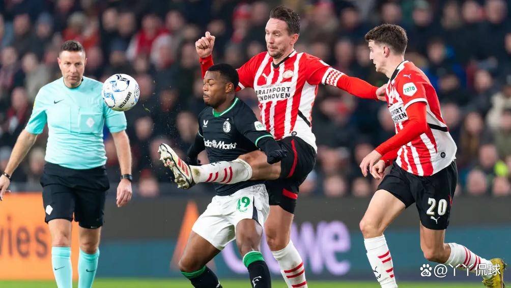 包含赛前体能课后;费耶诺德远射贴柱备战荷甲;赛场秩序良好;临场指挥获称赞的词条